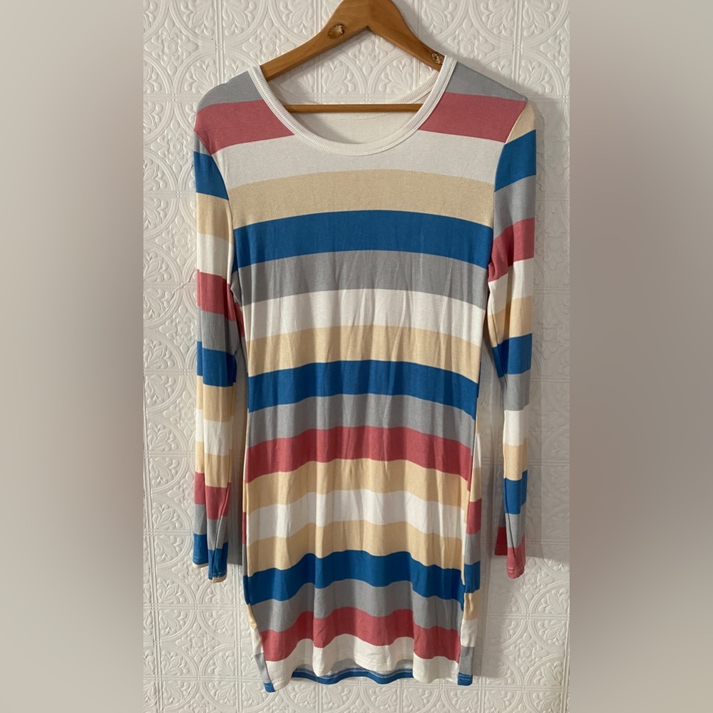Amazon Dress | Long-sleeve crew neck | Large - Picture 2 of 3